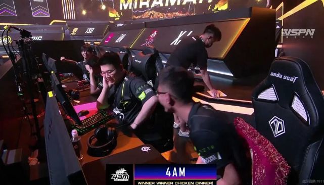 坚持不懈的 坚持不懈的